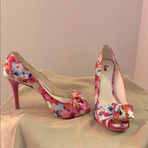 Floral print heels